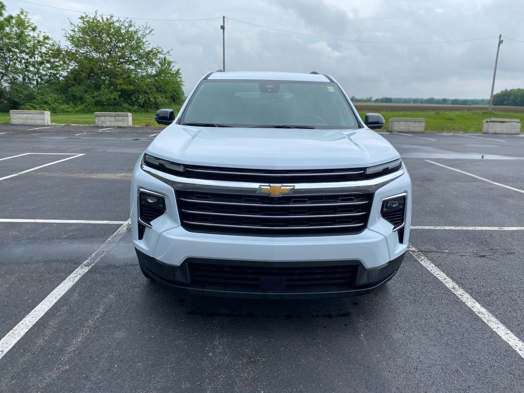New 2026 Chevrolet Traverse LT w/ Driver Confidence Package FWD image 2