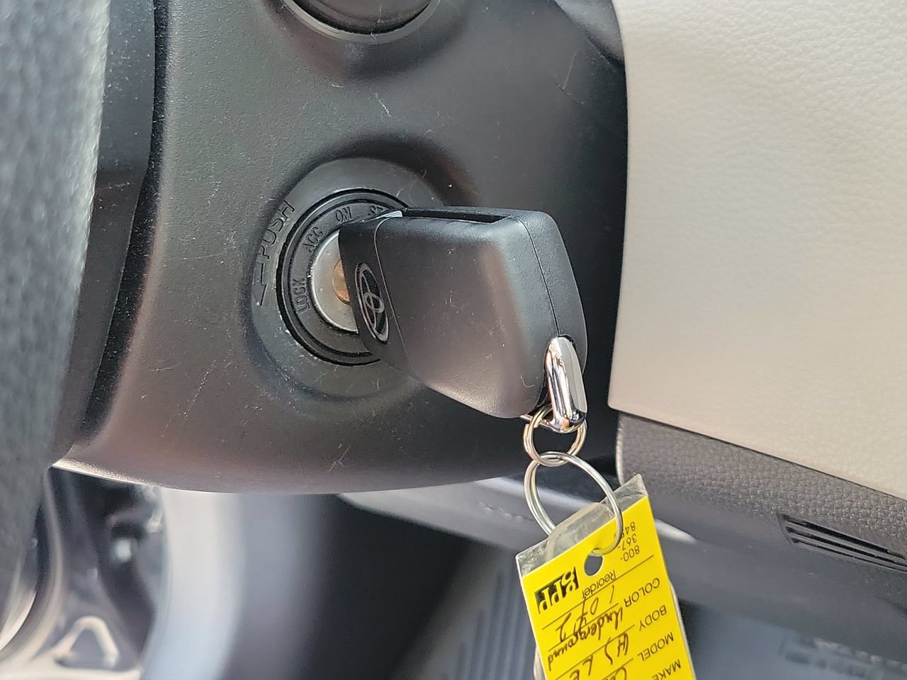Used 2025 Toyota Corolla LE FWD image 29