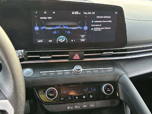 Used 2024 Hyundai Elantra SEL FWD image 27