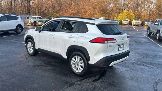 Used 2024 Toyota Corolla Cross LE image 8