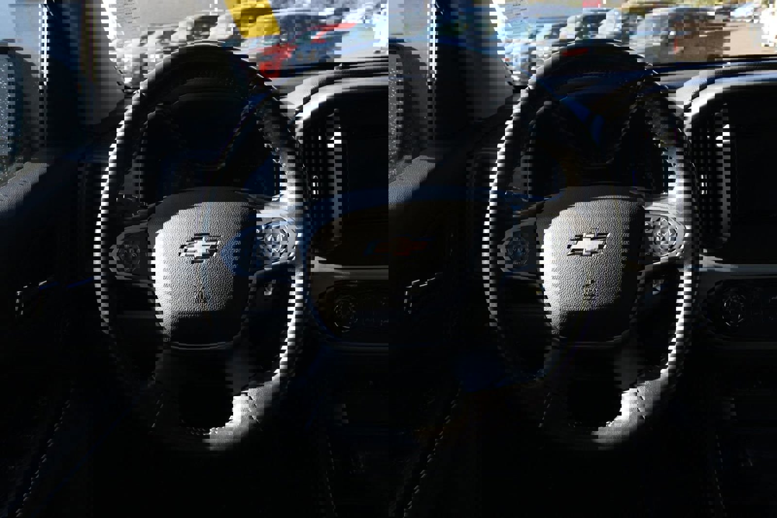 Used 2017 Chevrolet Colorado LT w/ LT Convenience Package RWD image 13