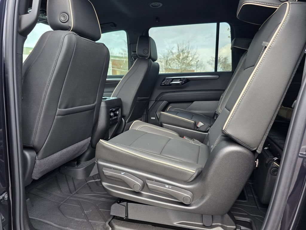 New 2026 Chevrolet Suburban Premier RWD image 22