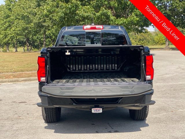 Used 2025 Chevrolet Colorado Z71 AWD/4WD image 12