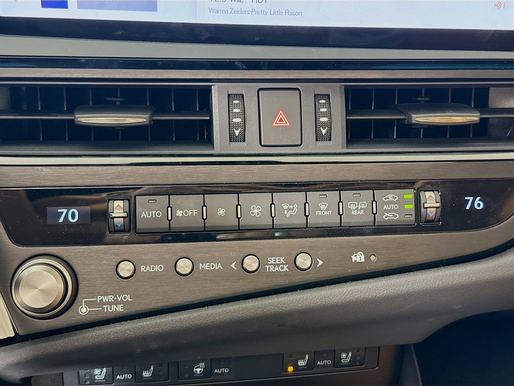 Used 2025 Lexus ES 300h w/ Premium Package image 18