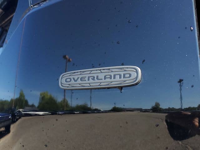 New 2026 Jeep Cherokee Overland w/ Trailer Tow Group AWD/4WD image 8