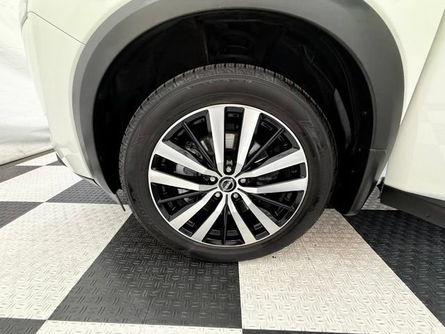 Used 2023 Nissan Pathfinder Platinum AWD/4WD image 10