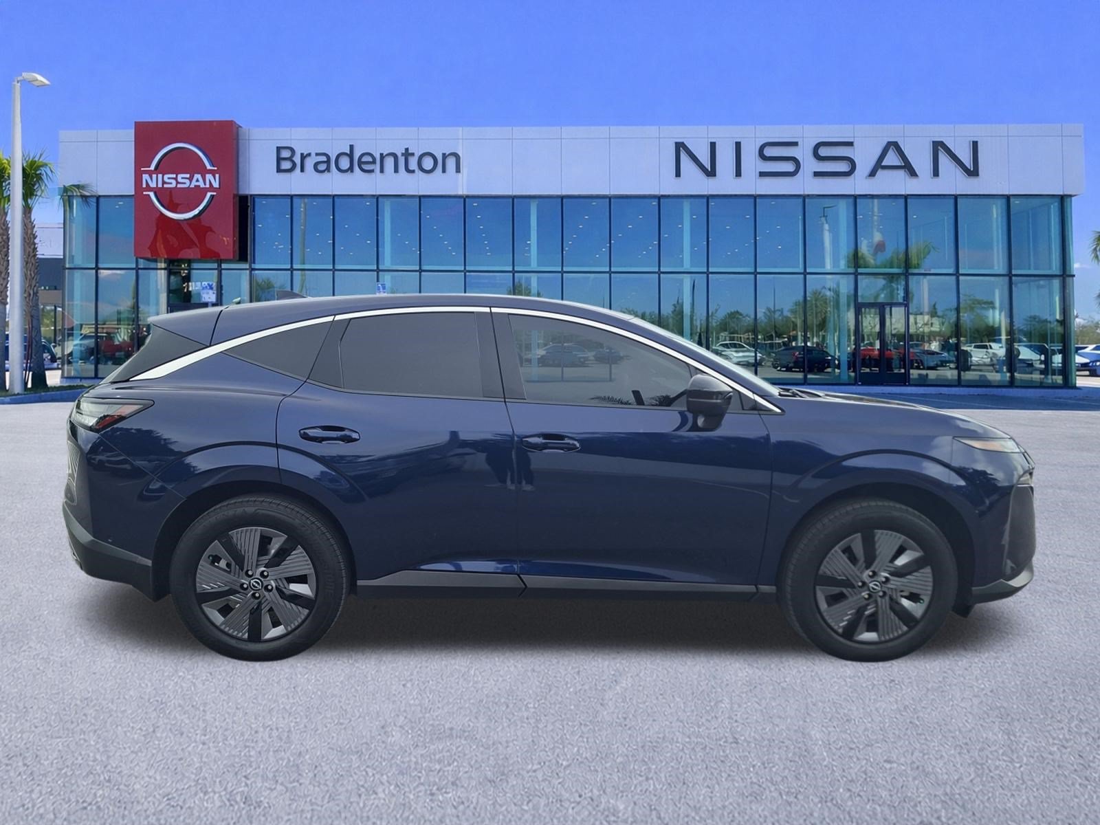 Used 2025 Nissan Murano SL w/ Cargo Package AWD/4WD image 4