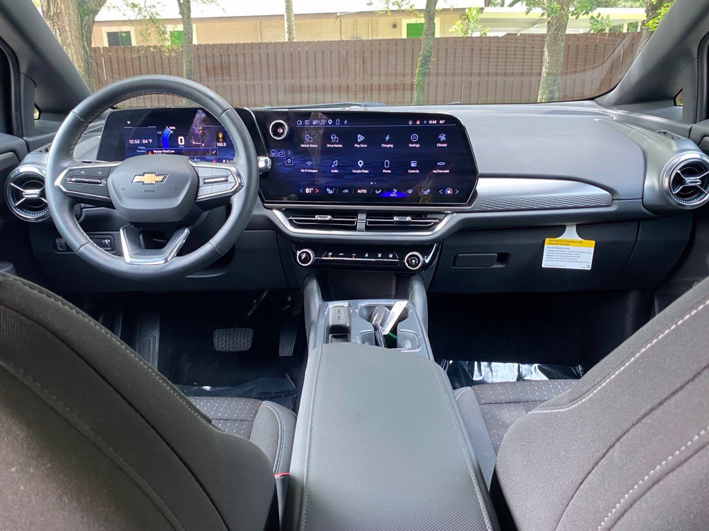 Used 2025 Chevrolet Equinox EV LT w/ Comfort Package FWD image 5