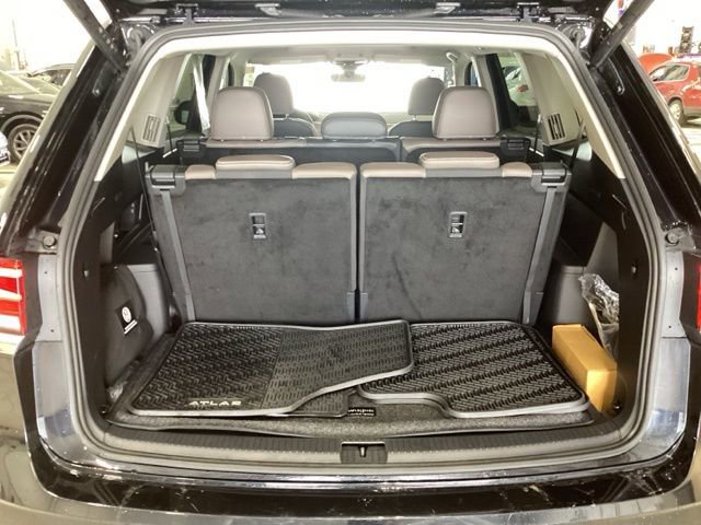 Used 2025 Volkswagen Atlas SEL image 12