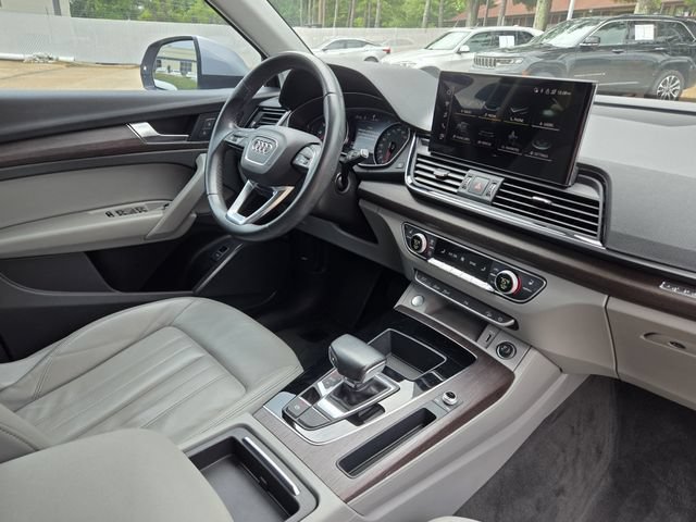 Used 2022 Audi Q5 2.0T Premium w/ Convenience Package AWD/4WD image 19