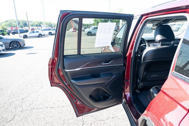 Certified 2023 Jeep Grand Cherokee Limited RWD image 11