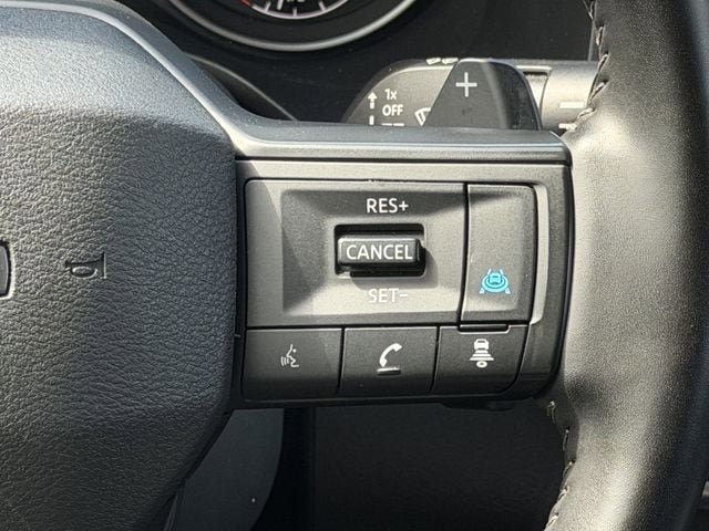 Used 2025 Nissan Rogue SV AWD/4WD image 14