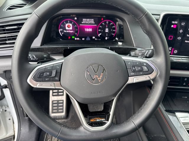 Used 2025 Volkswagen Atlas Peak Edition SE AWD/4WD image 29