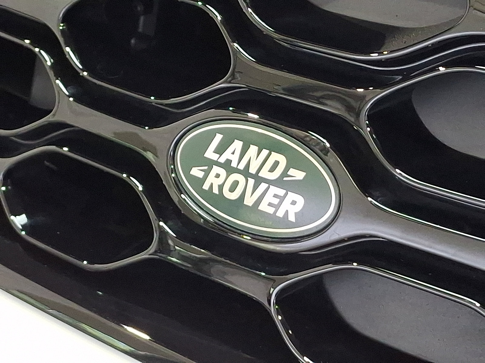 Certified 2025 Land Rover Discovery Dynamic SE AWD/4WD image 35