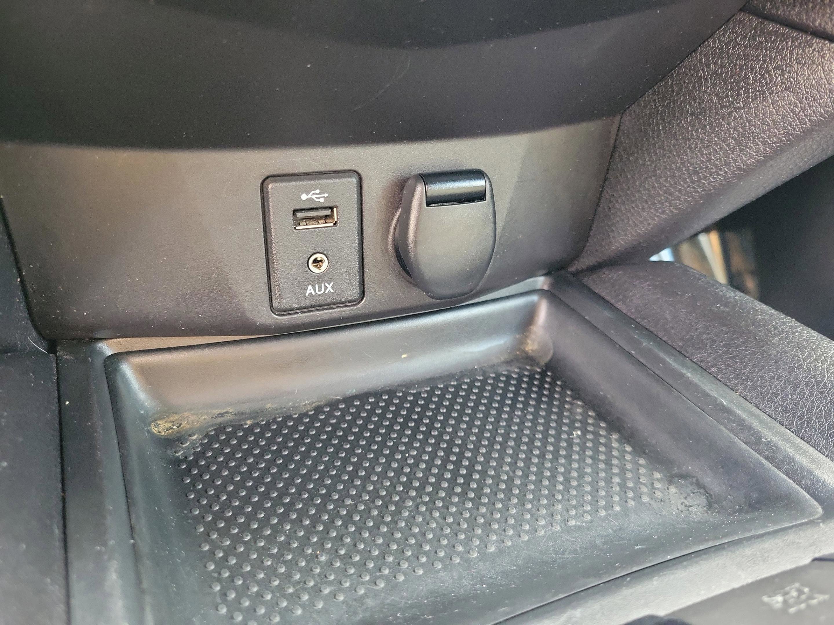 Used 2015 Nissan Rogue S w/ S Family Package image 24