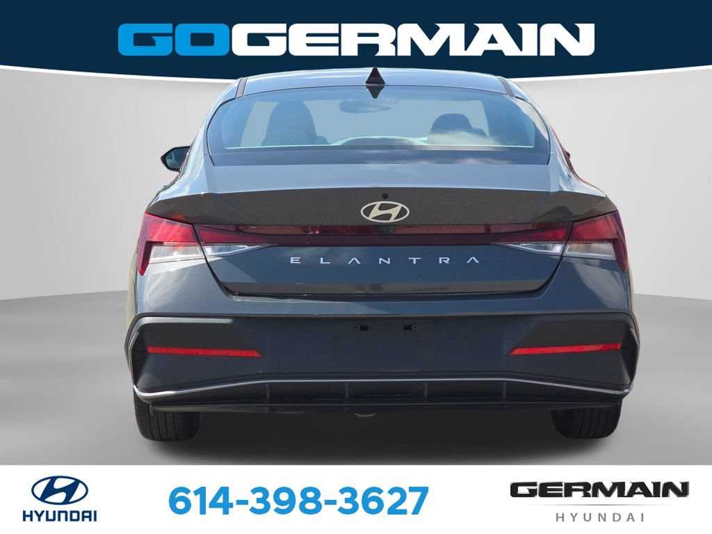 Used 2024 Hyundai Elantra SEL FWD image 9