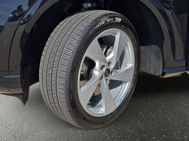 Used 2025 Audi Q5 Premium AWD/4WD image 36