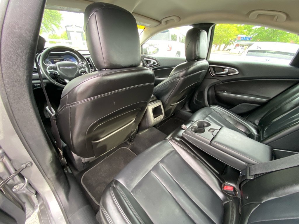 Used 2017 Chrysler 200 Limited Platinum FWD image 37