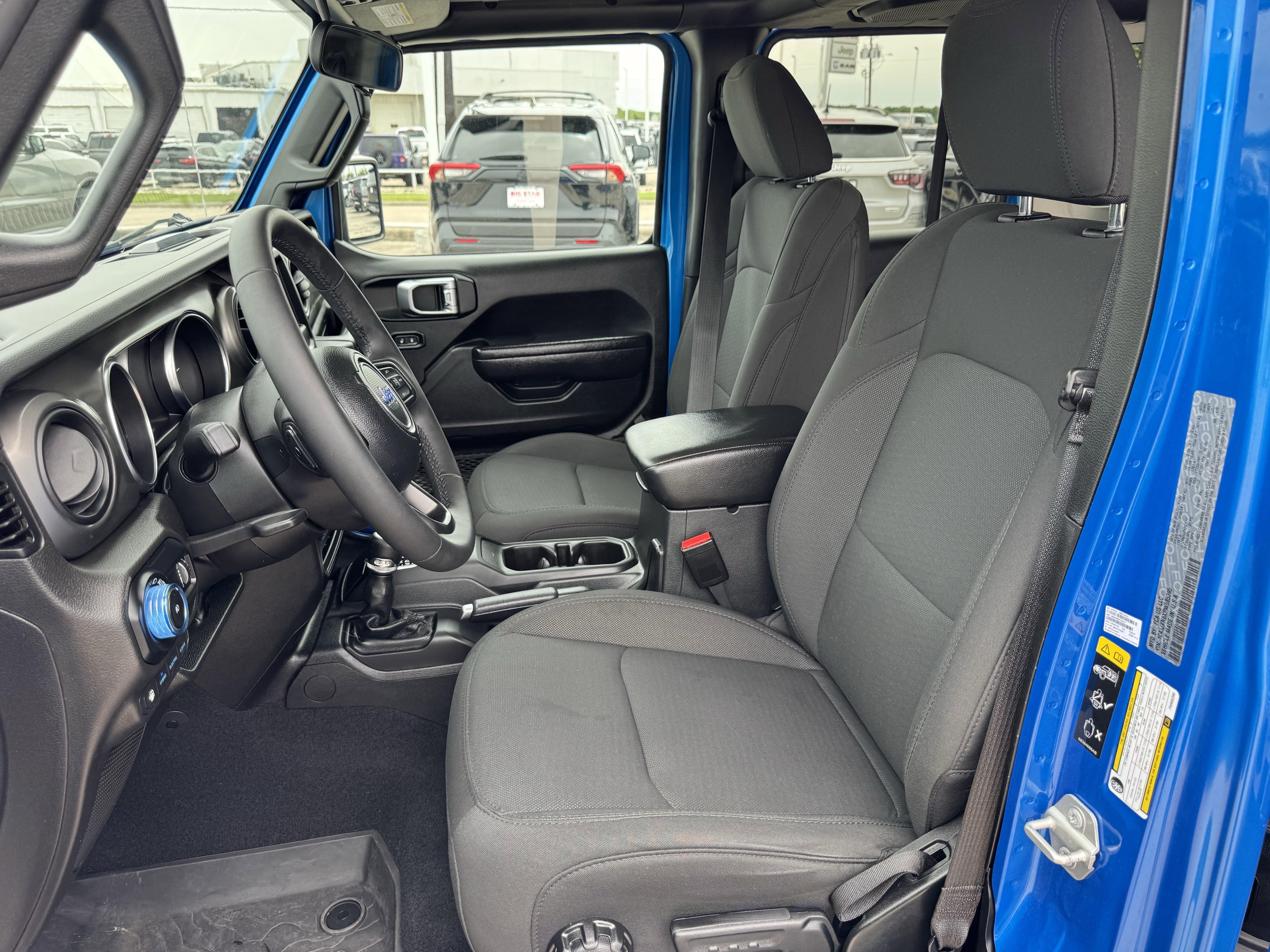 Used 2023 Jeep Wrangler Unlimited w/ Convenience Group AWD/4WD image 28