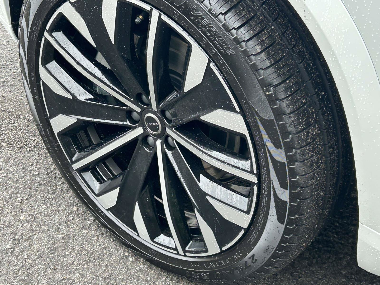 New 2026 Volvo XC90 B6 Ultra w/ Protection Package AWD/4WD image 9