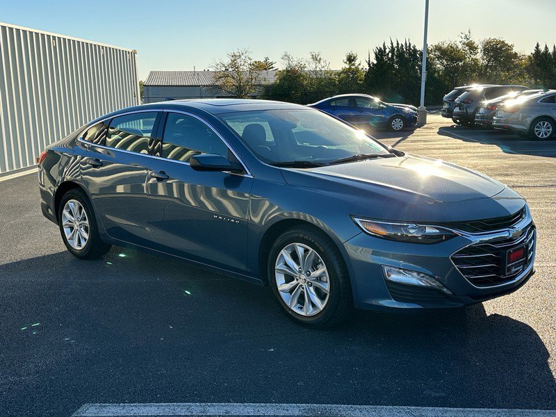 Used 2024 Chevrolet Malibu LT image 3