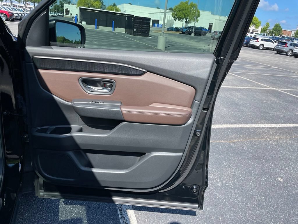 Used 2025 Honda Pilot Elite image 33
