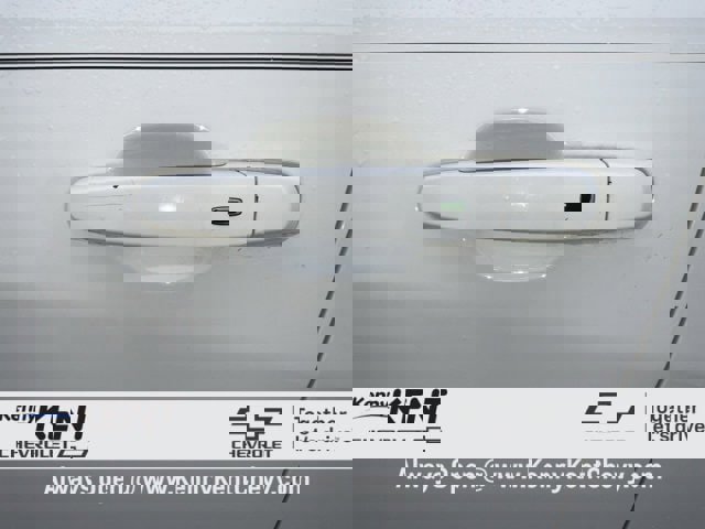 Used 2019 Chevrolet Equinox LT w/ Driver Convenience Package image 19