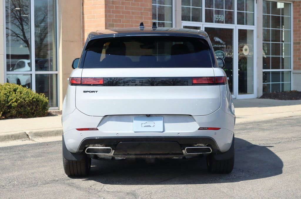 Used 2025 Land Rover Range Rover Sport Dynamic SE AWD/4WD image 5