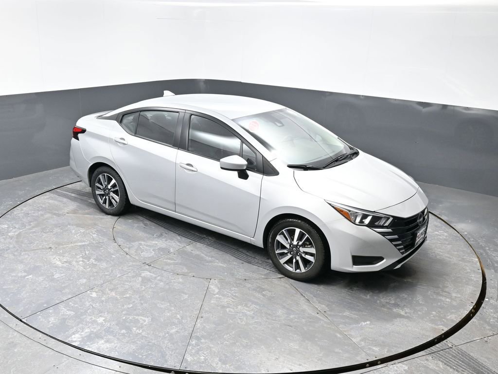 Used 2023 Nissan Versa SV image 40
