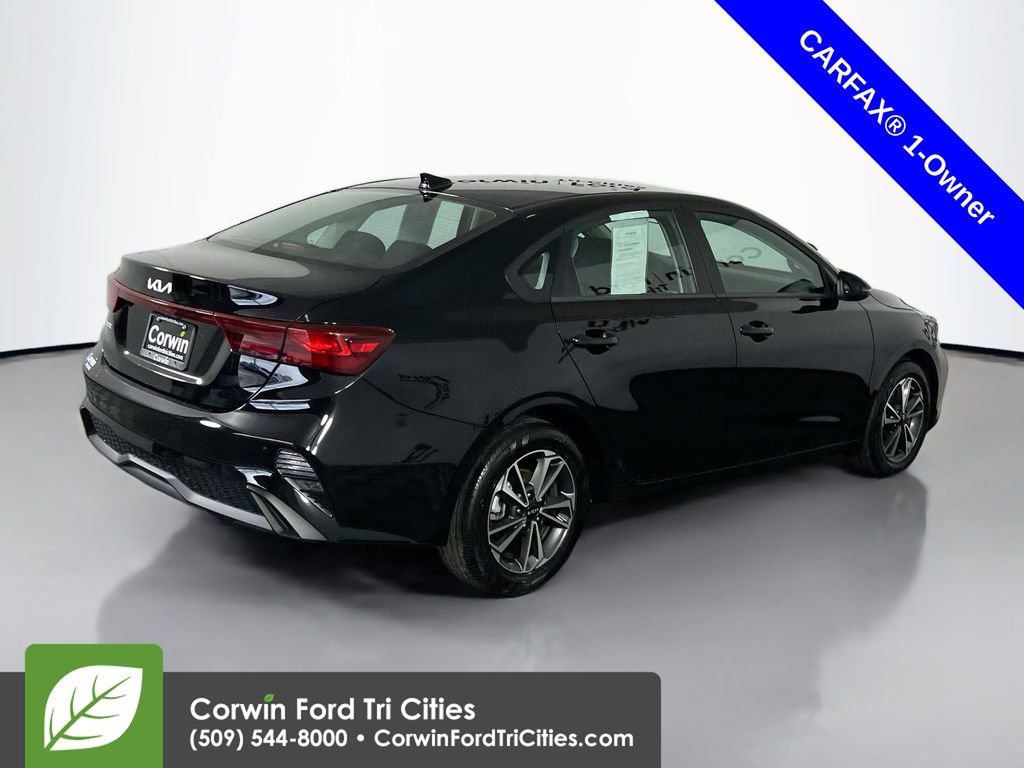 Used 2024 Kia Forte LXS w/ LXS Technology Package image 16