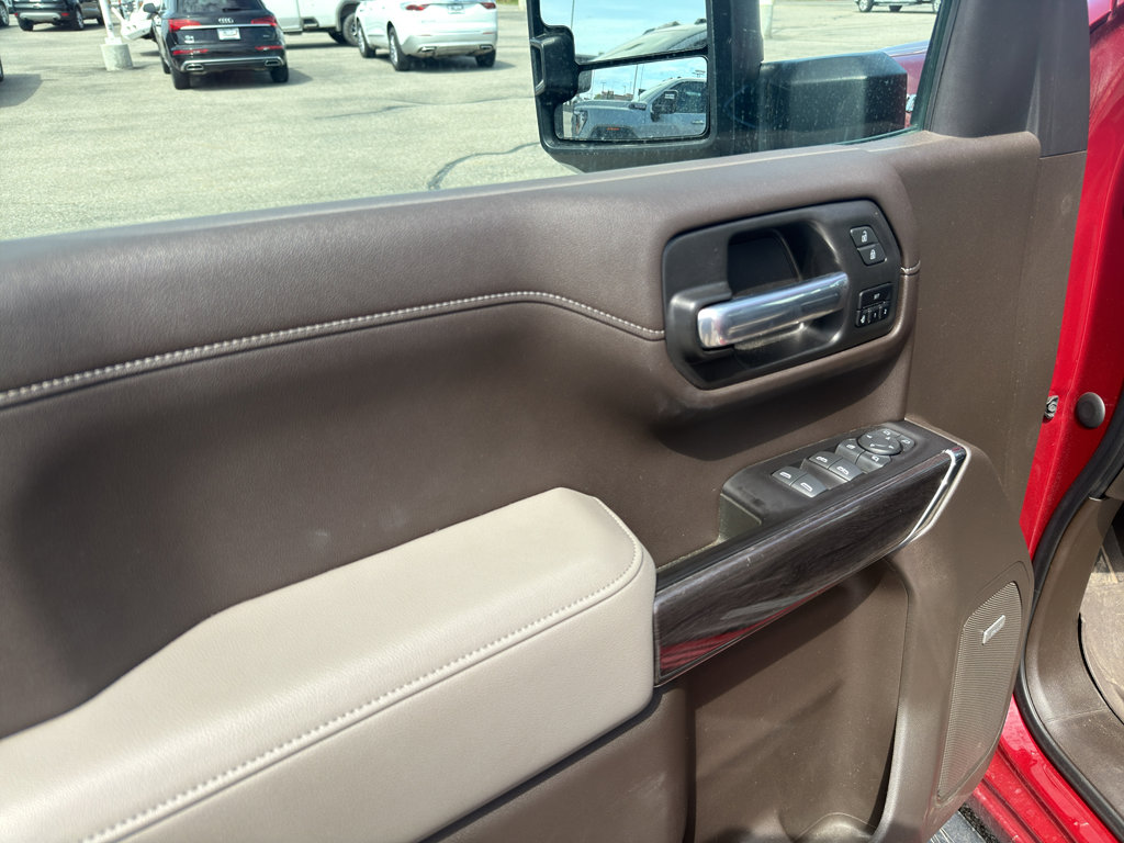 Used 2020 Chevrolet Silverado 1500 LTZ w/ LTZ Premium Package AWD/4WD image 8