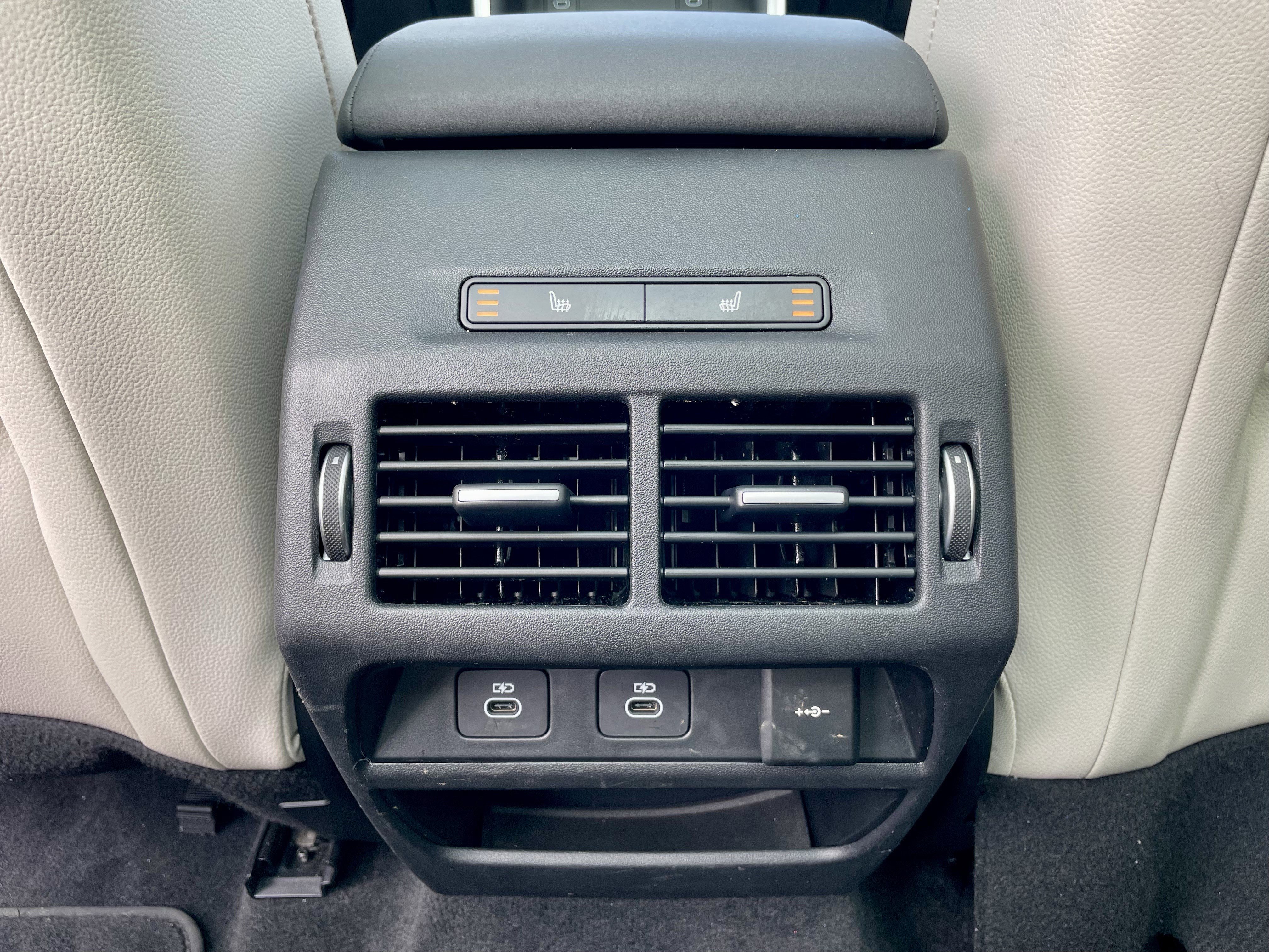 Used 2024 Land Rover Discovery Sport S image 28