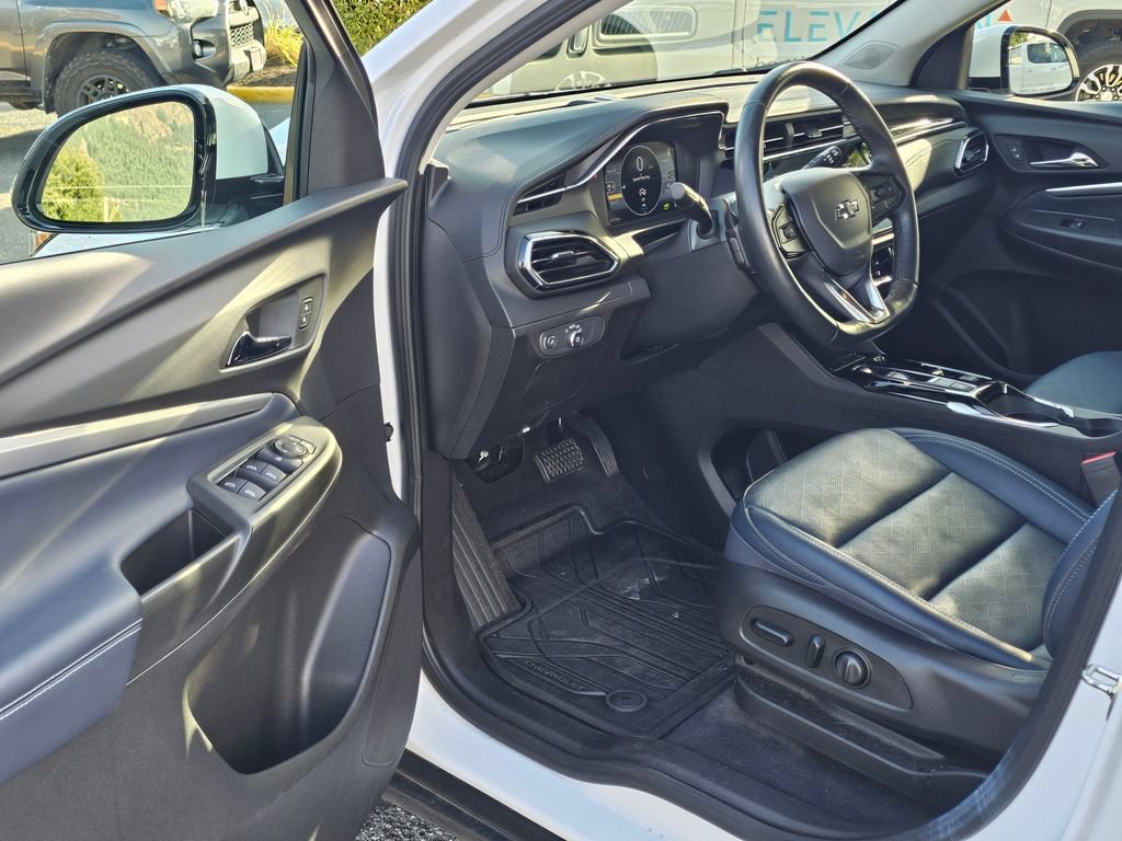 Used 2023 Chevrolet Bolt EUV LT FWD image 22