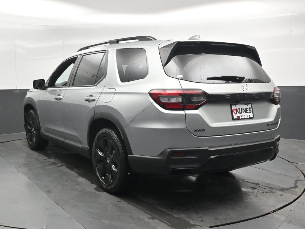 New 2026 Honda Pilot Black Edition image 8