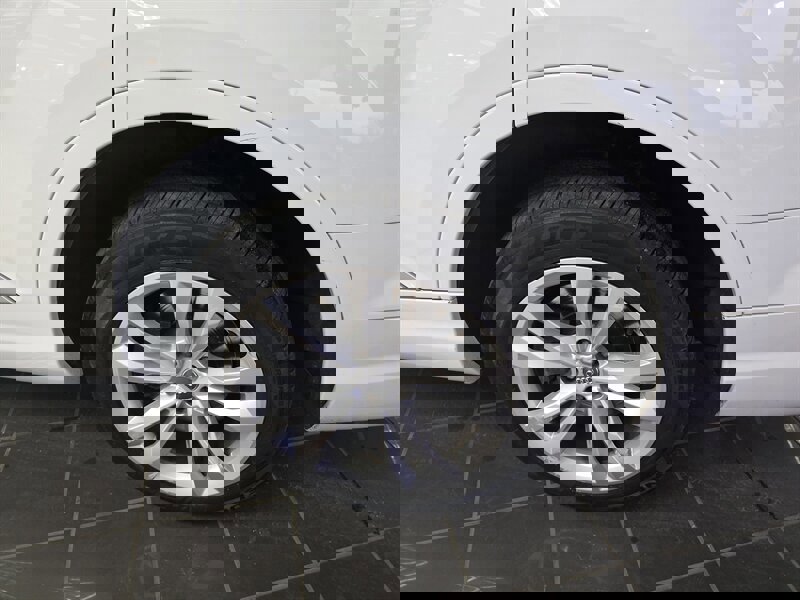 Used 2017 Audi Q7 3.0T Premium Plus w/ Premium Plus Package image 42