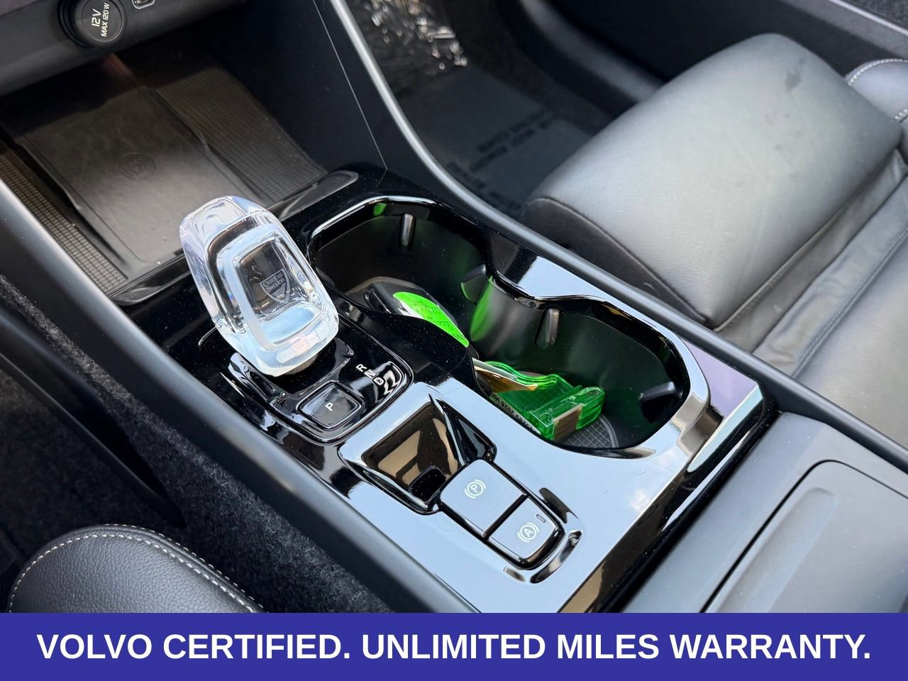 Certified 2026 Volvo XC40 B5 Plus AWD/4WD image 19