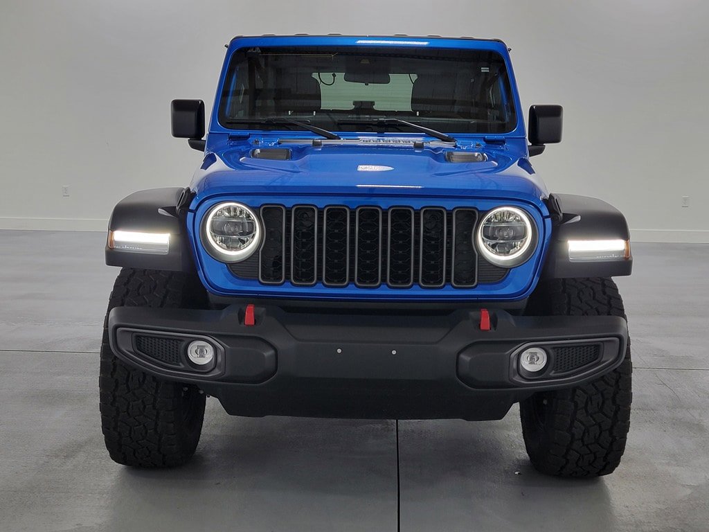 Used 2024 Jeep Wrangler Rubicon w/ Convenience Group AWD/4WD image 3