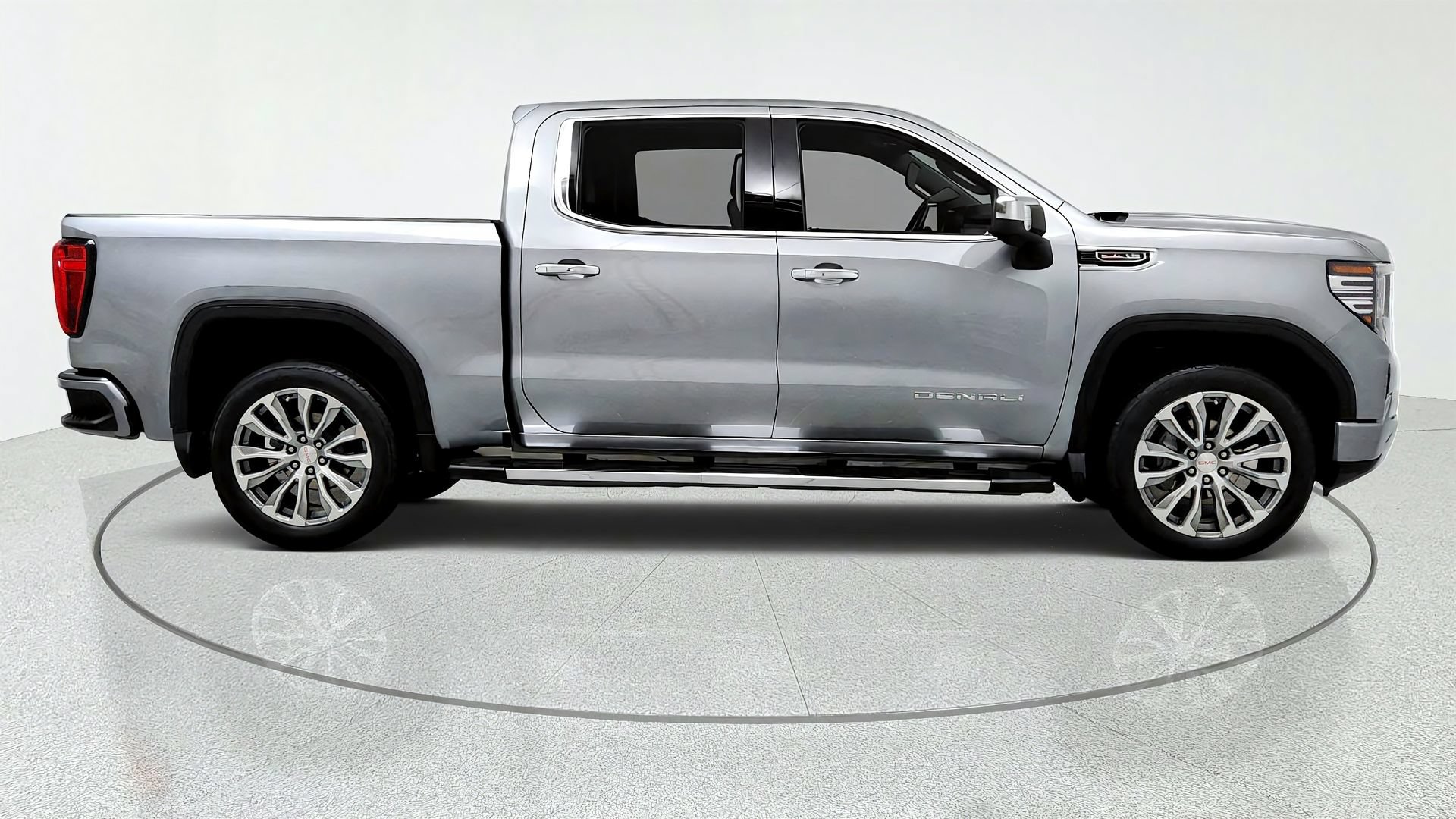 Used 2023 GMC Sierra 1500 Denali w/ Technology Package AWD/4WD image 6