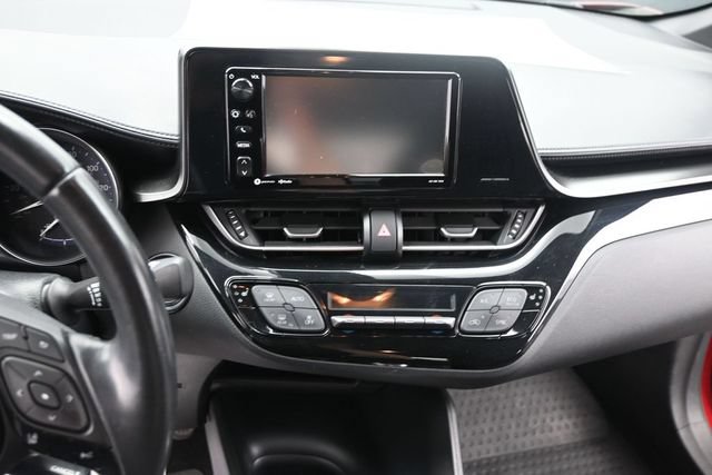 Used 2018 Toyota C-HR XLE FWD image 22