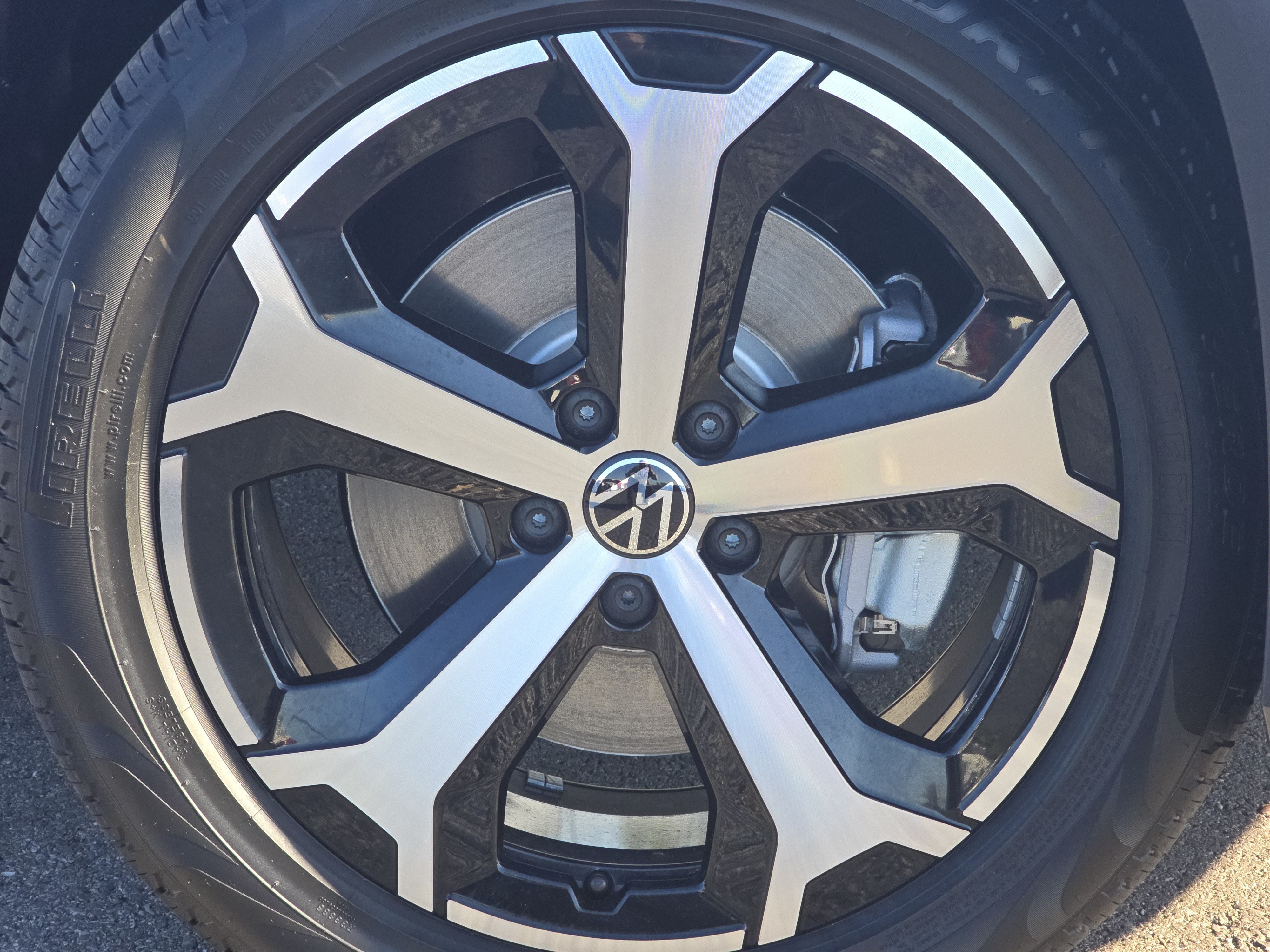 New 2026 Volkswagen Tiguan SE AWD/4WD image 14