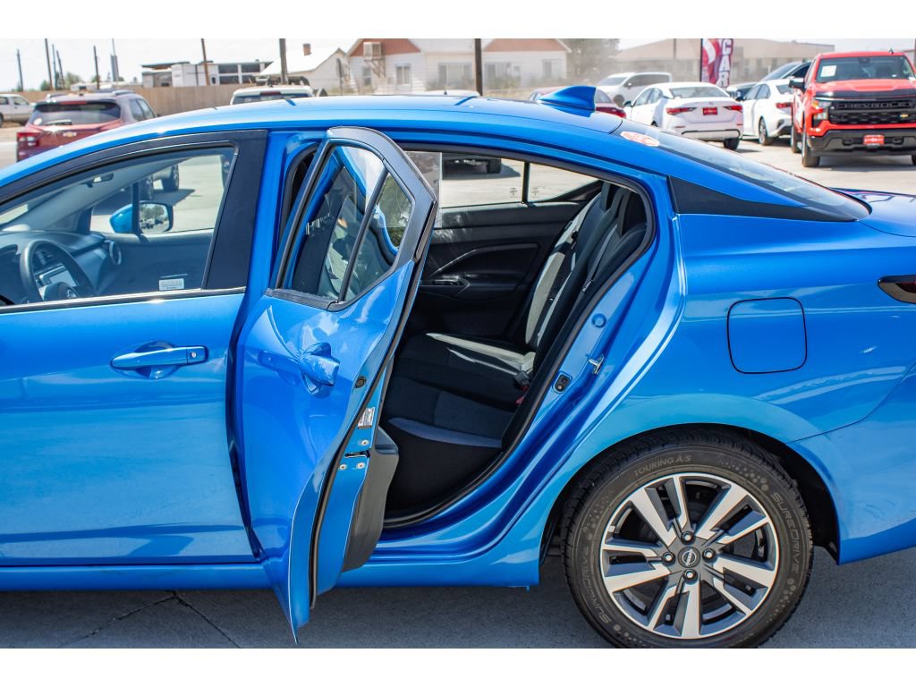 Used 2023 Nissan Versa SV FWD image 15