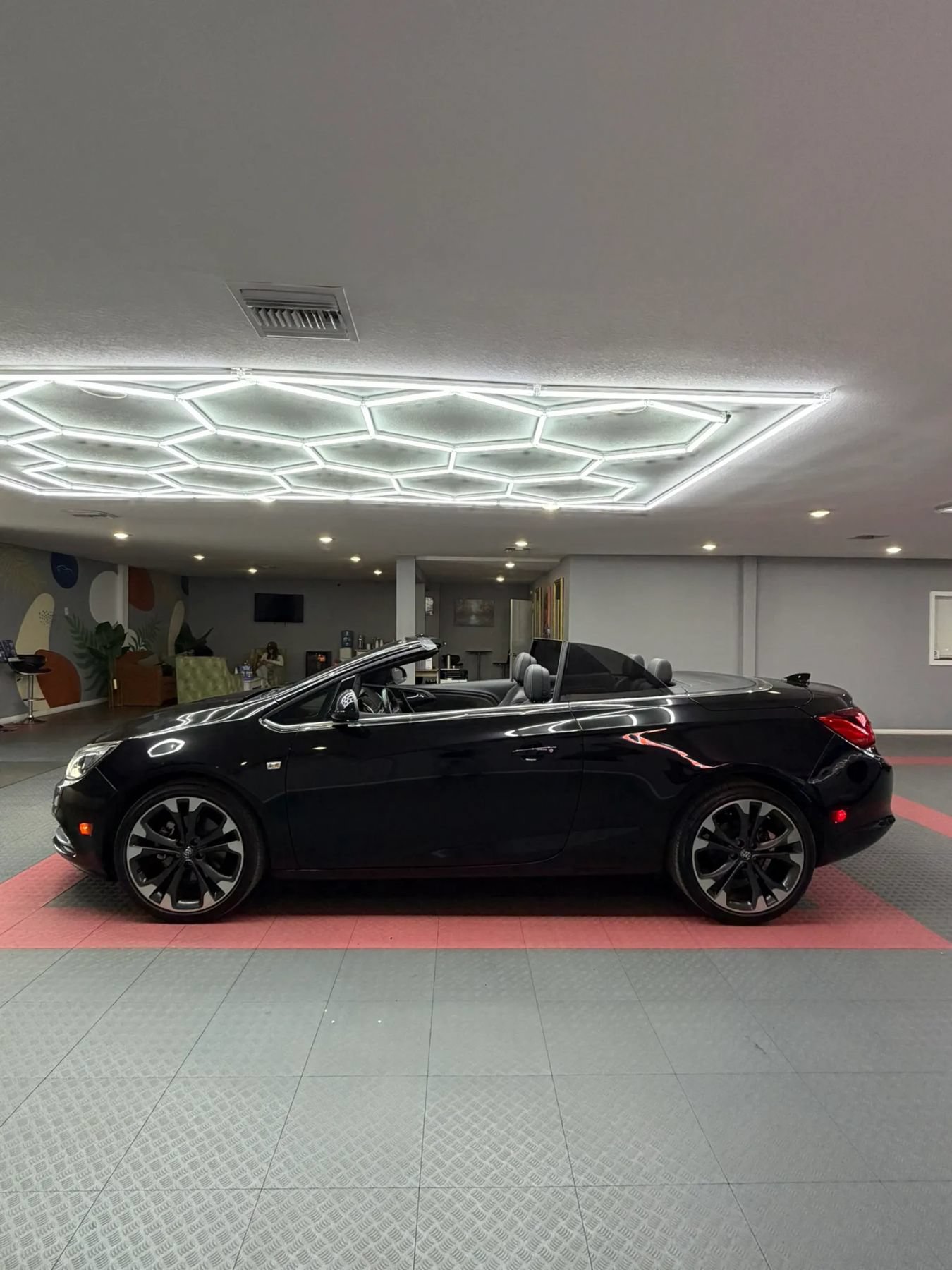 Used 2019 Buick Cascada Premium FWD image 3