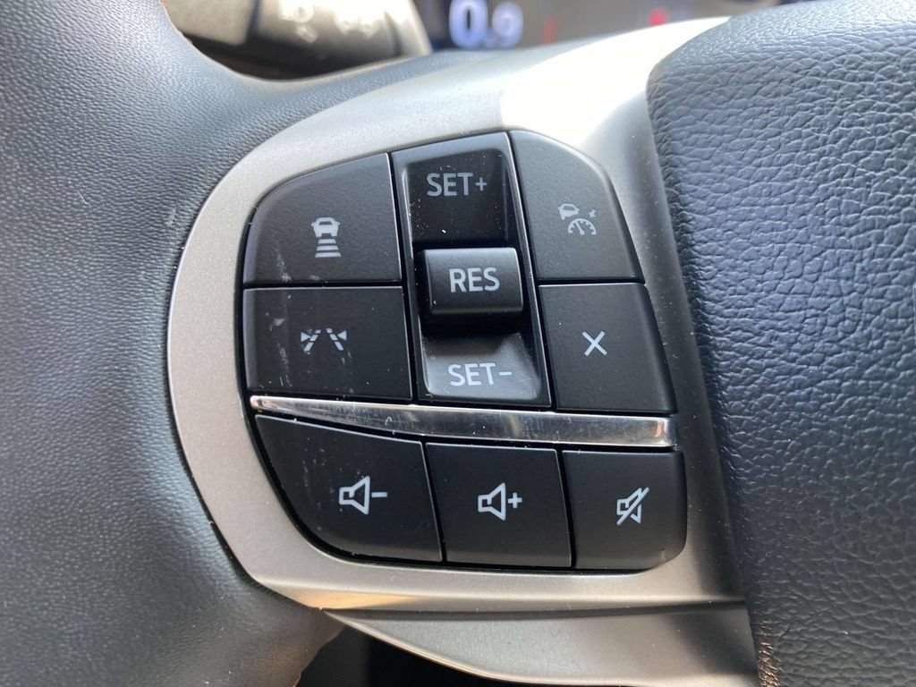 Used 2026 Ford Explorer Active AWD/4WD image 21