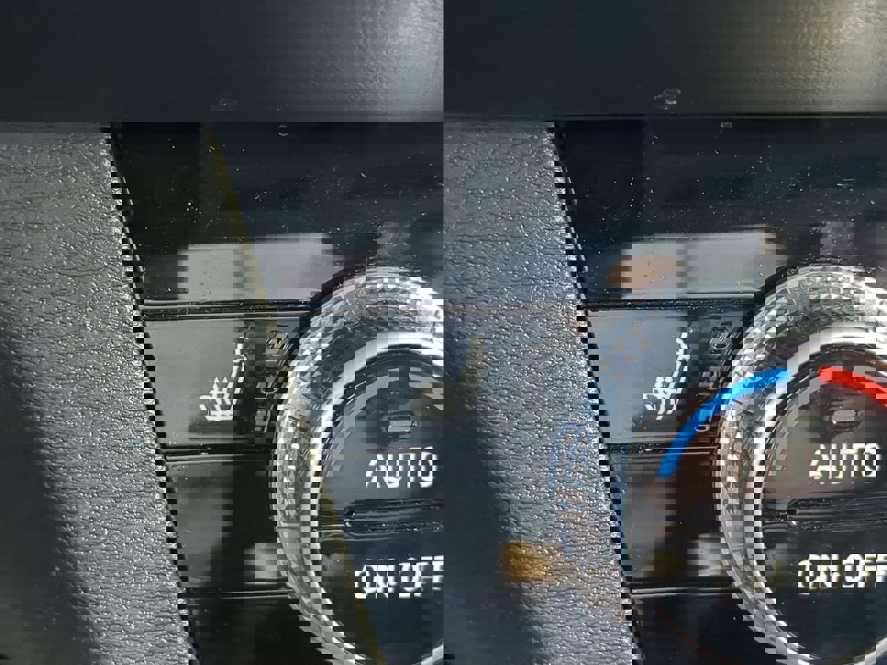 Used 2024 Mitsubishi Outlander SE Black Edition image 25