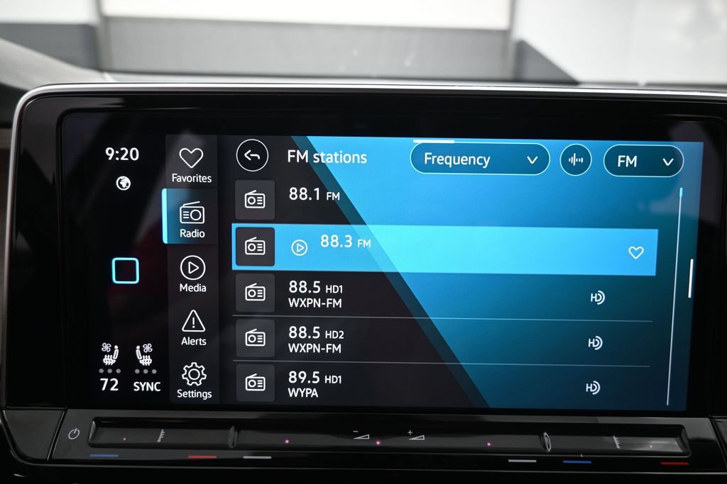 Used 2024 Volkswagen Atlas SE w/ Panoramic Sunroof Package FWD image 13