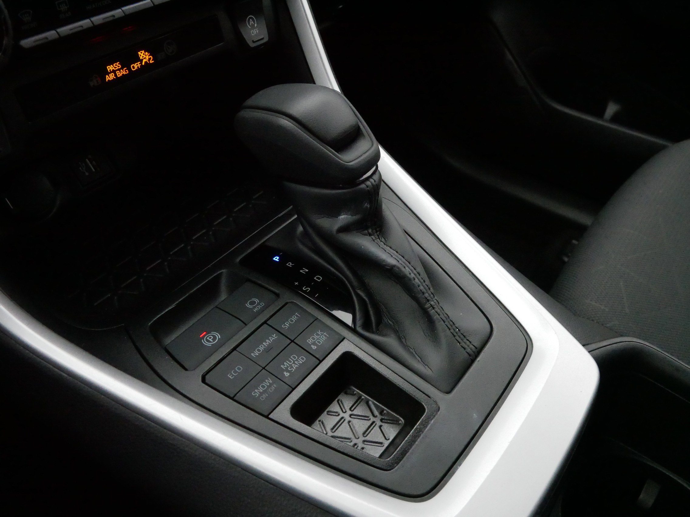 Certified 2025 Toyota RAV4 XLE image 24