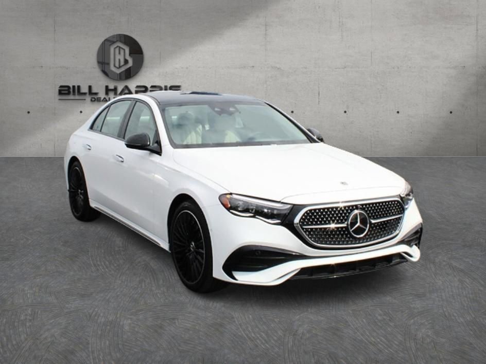 Used 2024 Mercedes-Benz E 350 4MATIC Sedan image 2