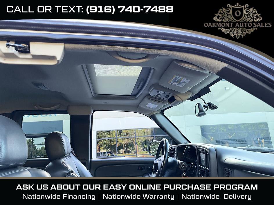 Used 2005 GMC Sierra 2500 SLT w/ Heavy-Duty Power Package AWD/4WD image 13