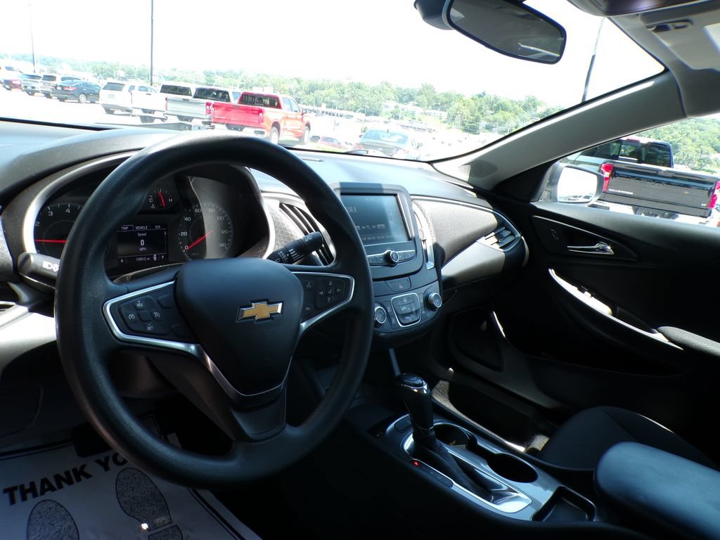 Used 2018 Chevrolet Malibu LS FWD image 9