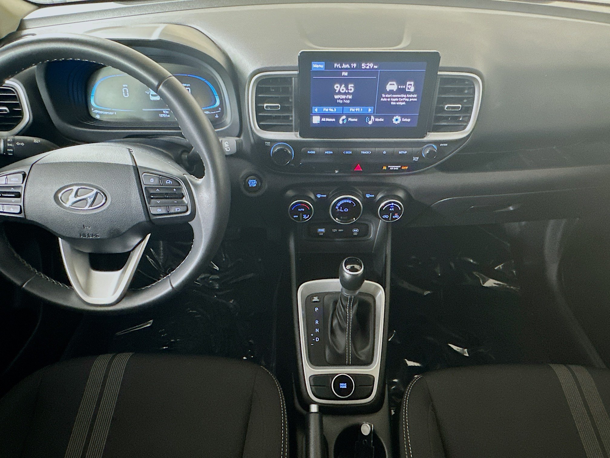 Used 2025 Hyundai Venue SEL FWD image 27